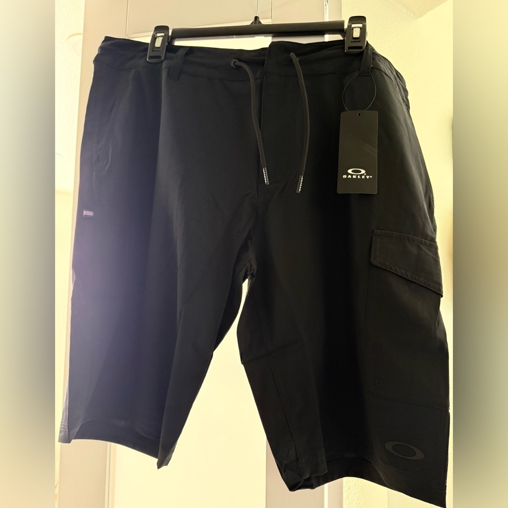 Oakley Men's Black Cargo Shorts